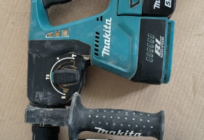 Location Perforateur à percussion électrique Makita à Boissise-la-Bertrand